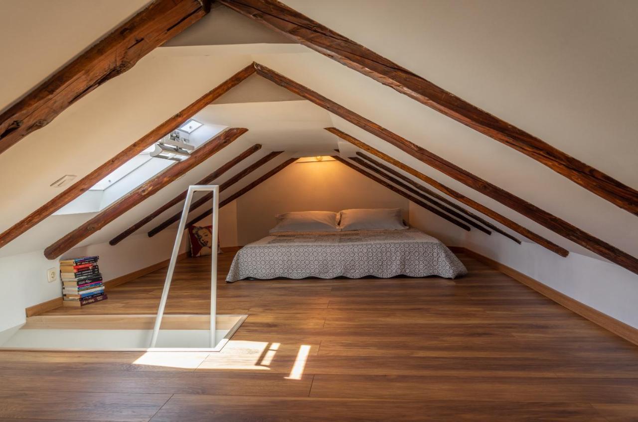 Lejlighed Cool Attic W Gallery In The Heart Of *
